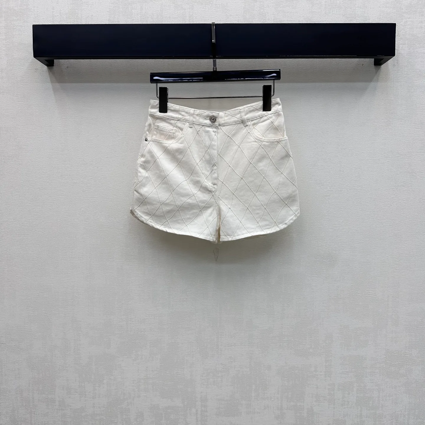 Women's Shorts CHANEL 17737786