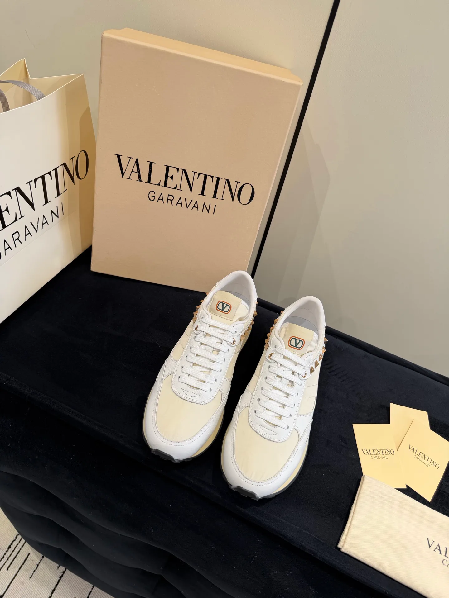 Women's Sneakers VALENTINO 18420825