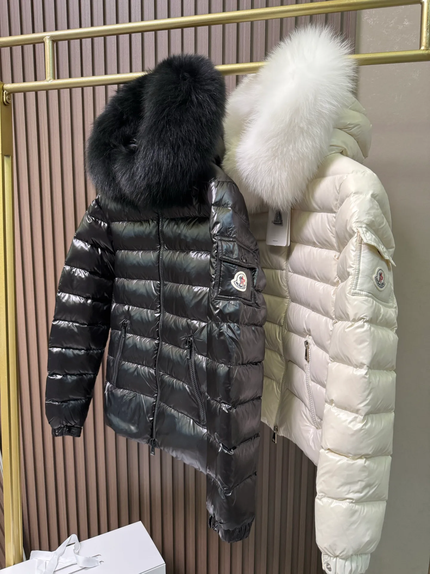 Women's Jackets And Down Jackets MONCLER 17899287