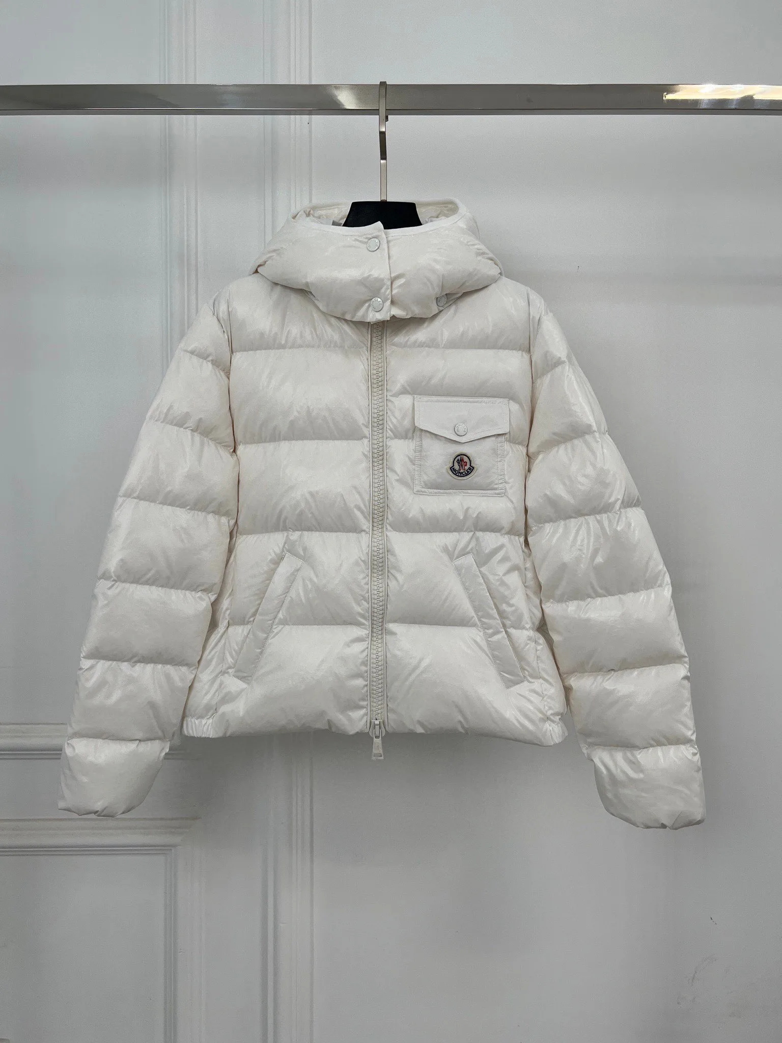 Women's Jackets And Down Jackets MONCLER 18416215