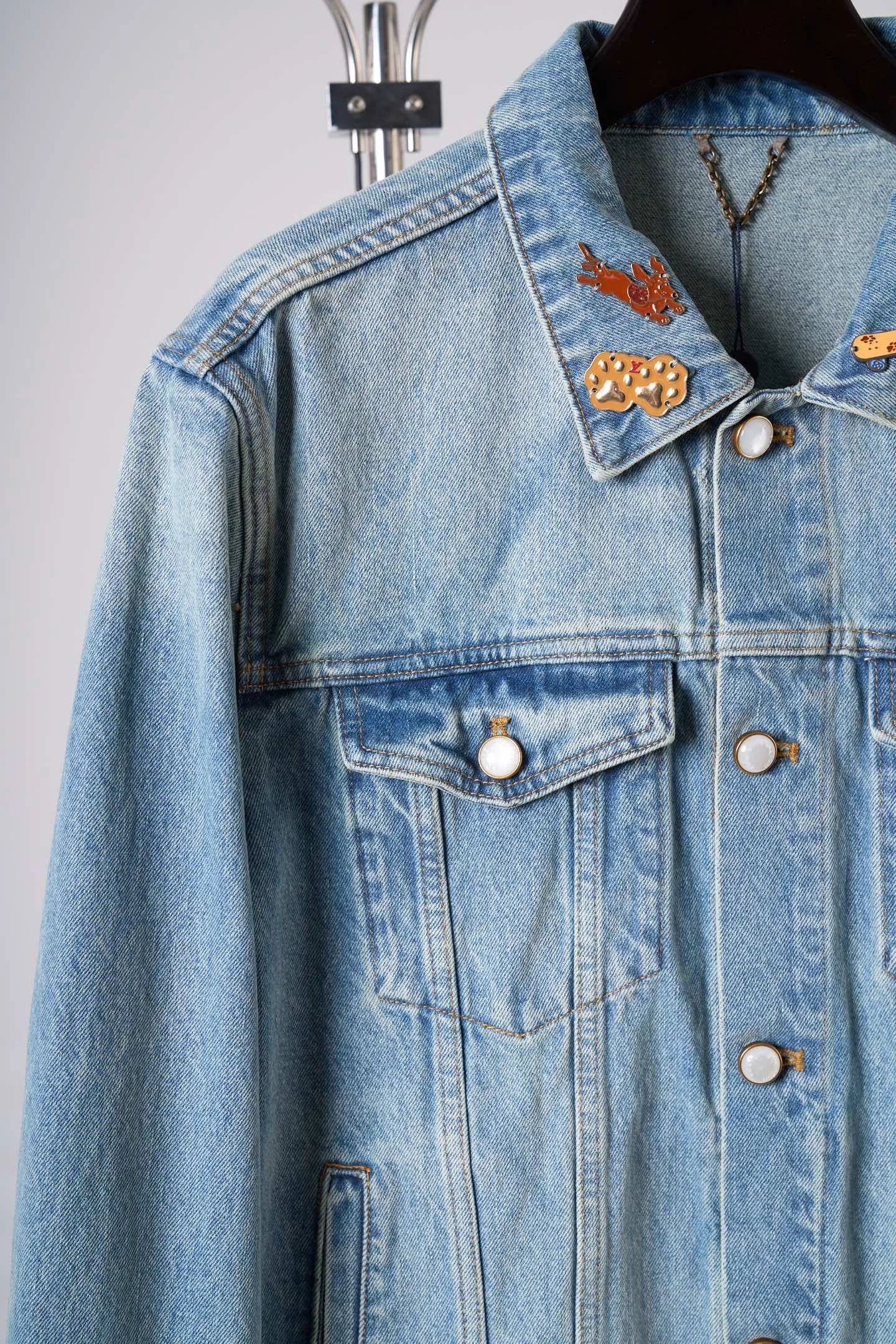 Men's Jackets And Down Jackets LOUIS VUITTON 18179049