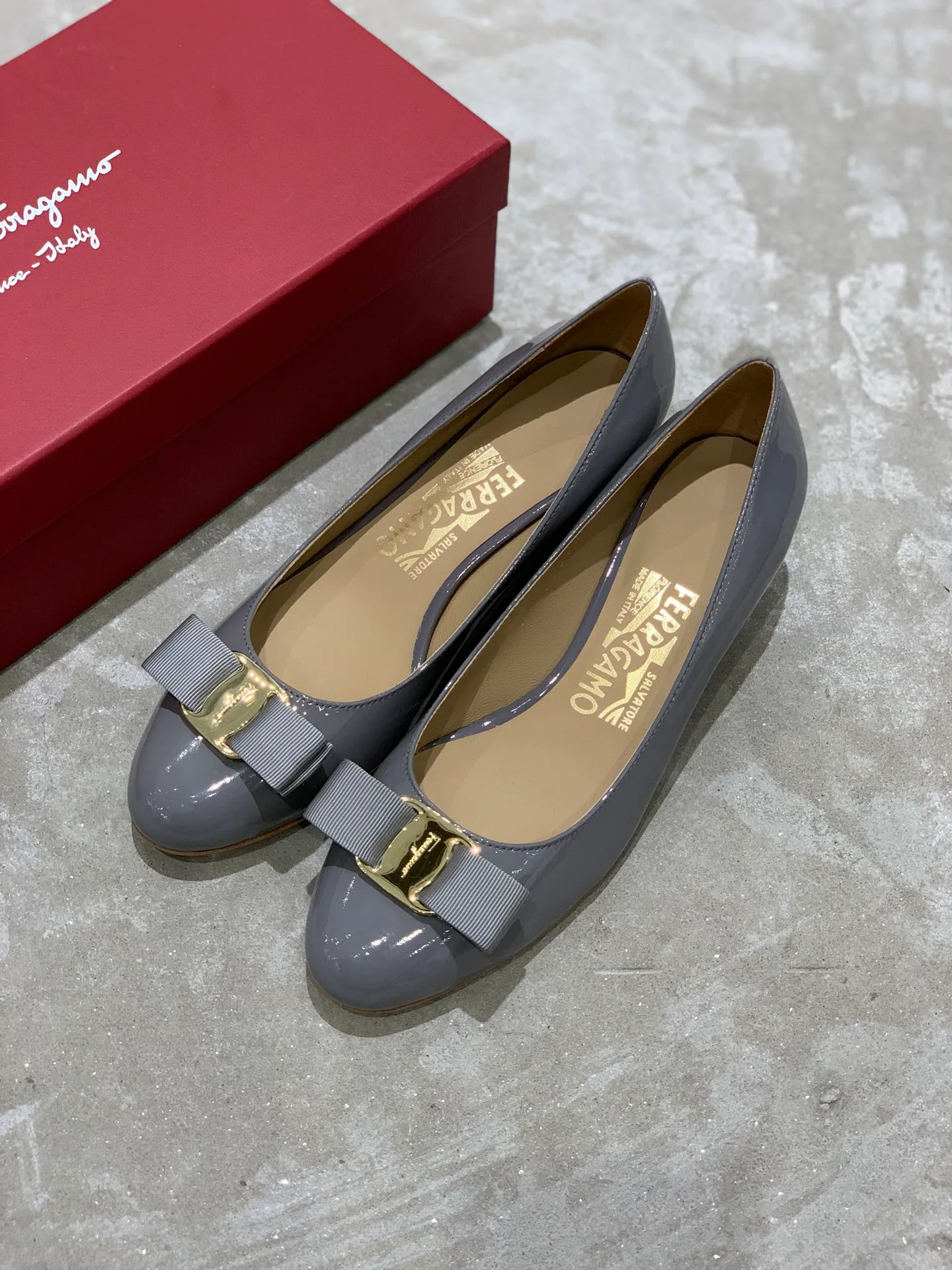 Women's Ballet Flats SALVATORE FERRAGAMO 18340672