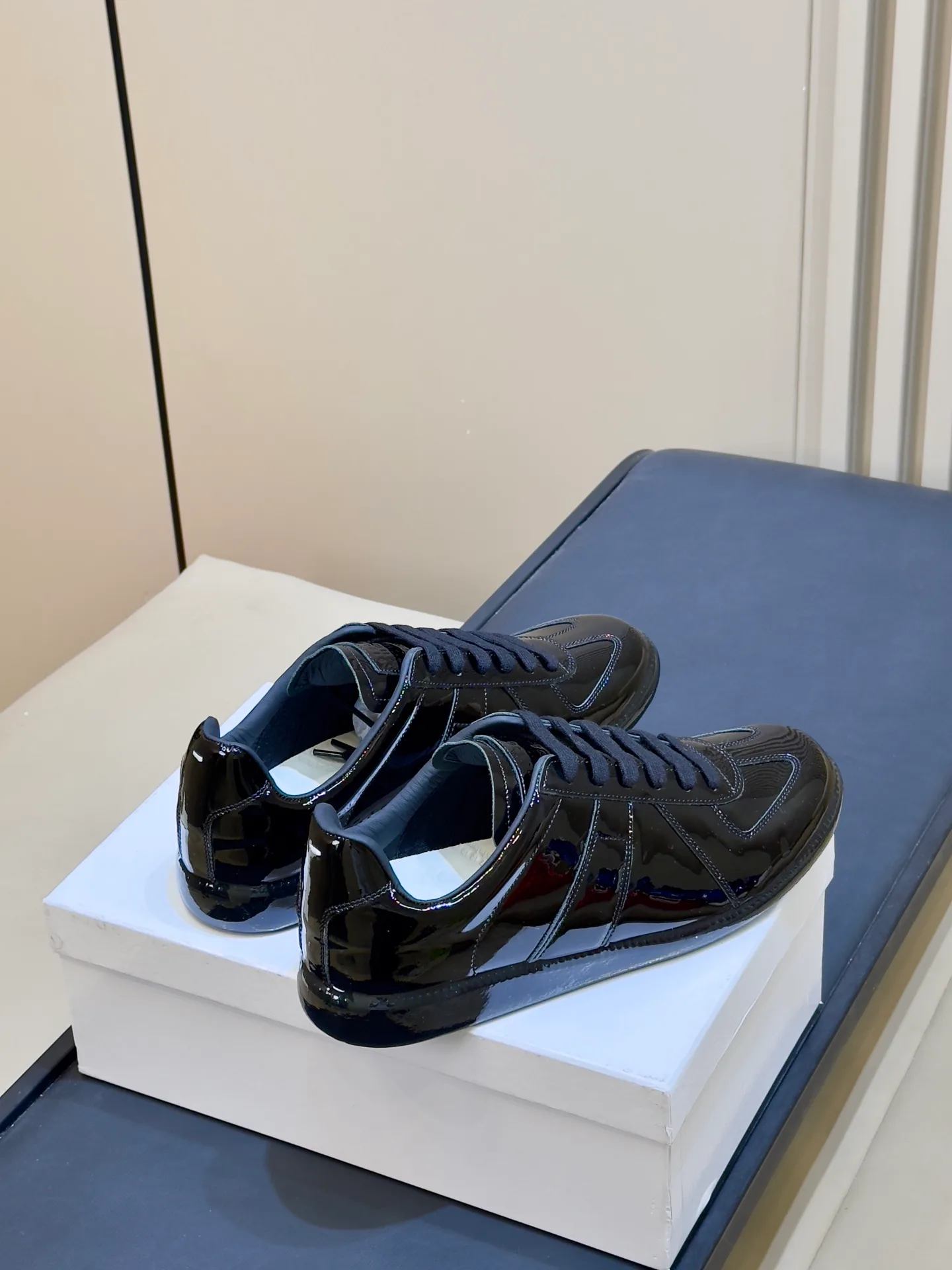 Women's Sneakers MAISON MARGIELA 18073439