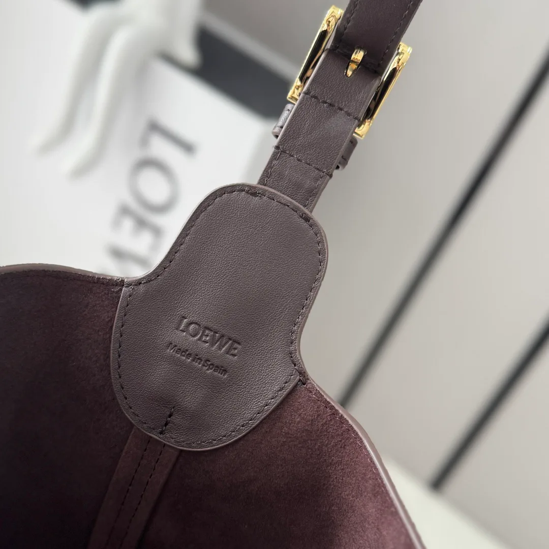 Women's Classic Handbags LOEWE 17796959