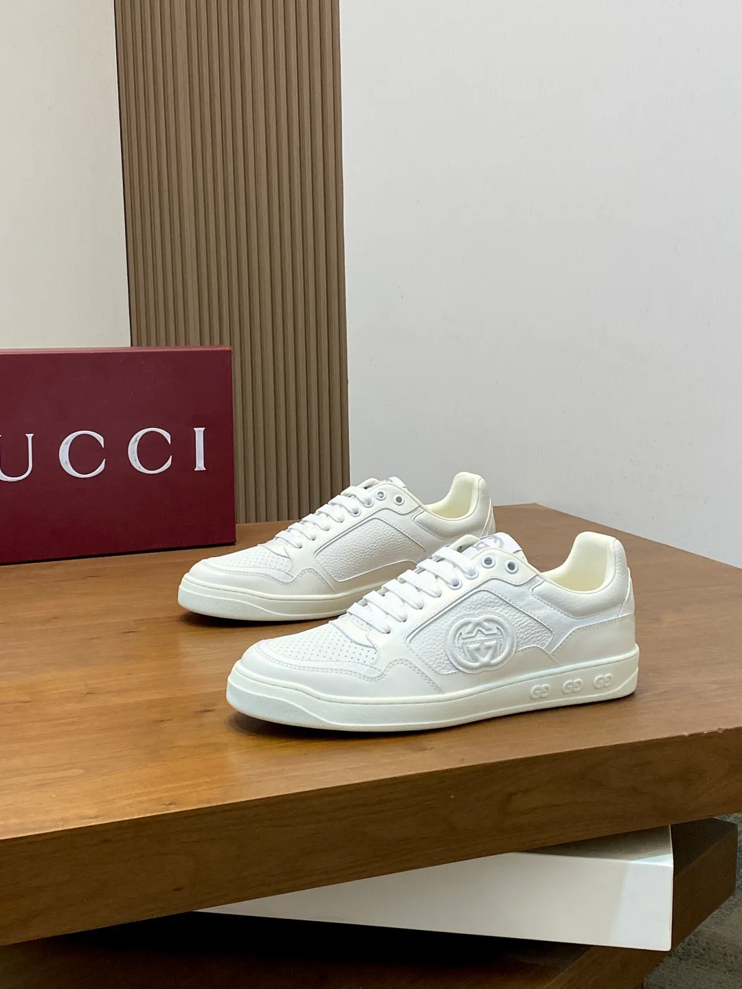 Men's Sneakers GUCCI 18039632