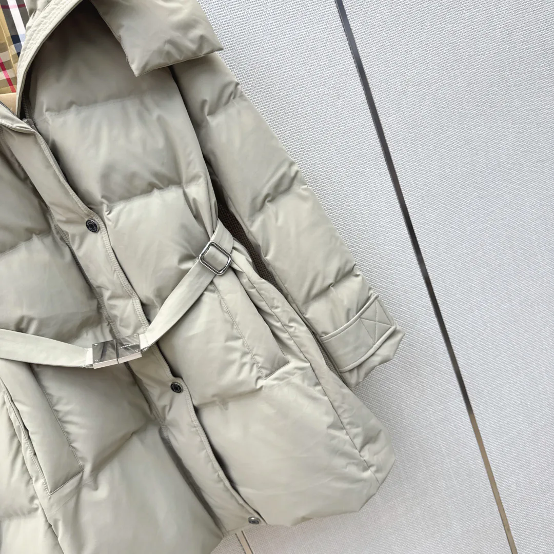 Women's Jackets And Down Jackets BURBERRY 18334416