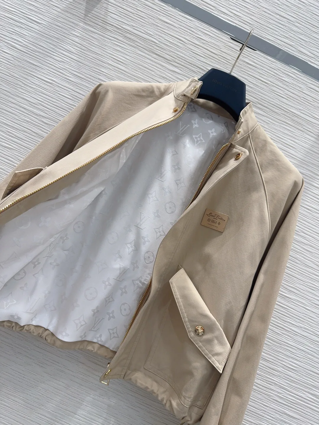 Women's Jackets And Down Jackets LOUIS VUITTON 18388609