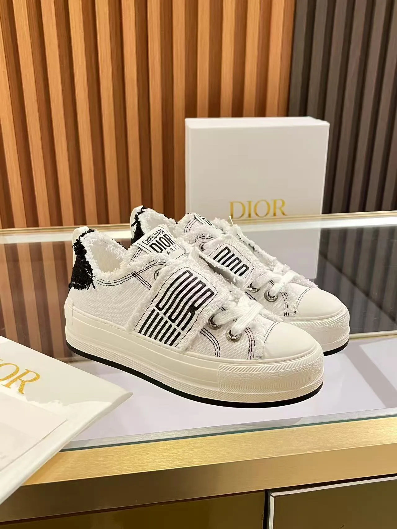 Women's Sneakers CHRISTIAN DIOR 18311537