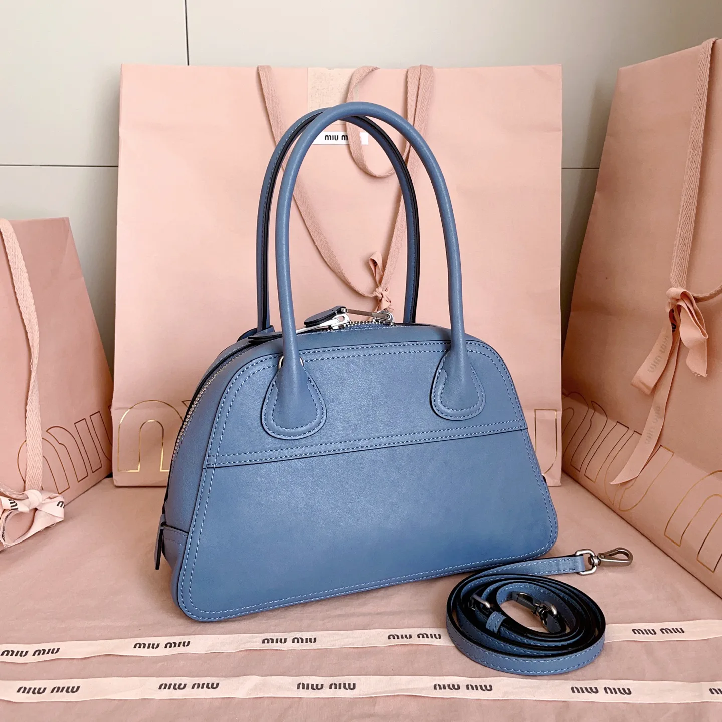 Классические Сумки Женские Miu Miu 18602457