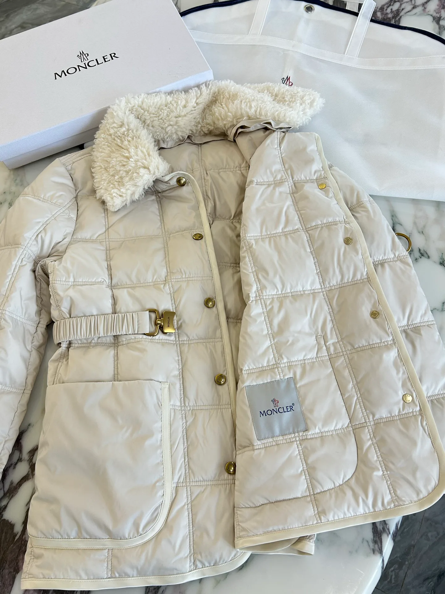 Men's Jackets And Down Jackets MONCLER 18330389