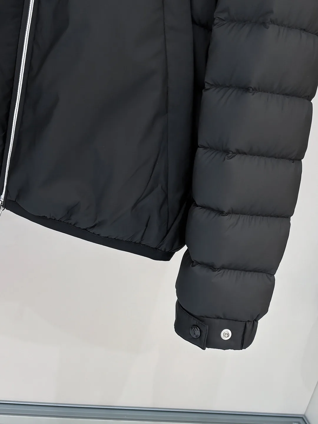 Куртки И Пуховики Мужские Moncler 18596631