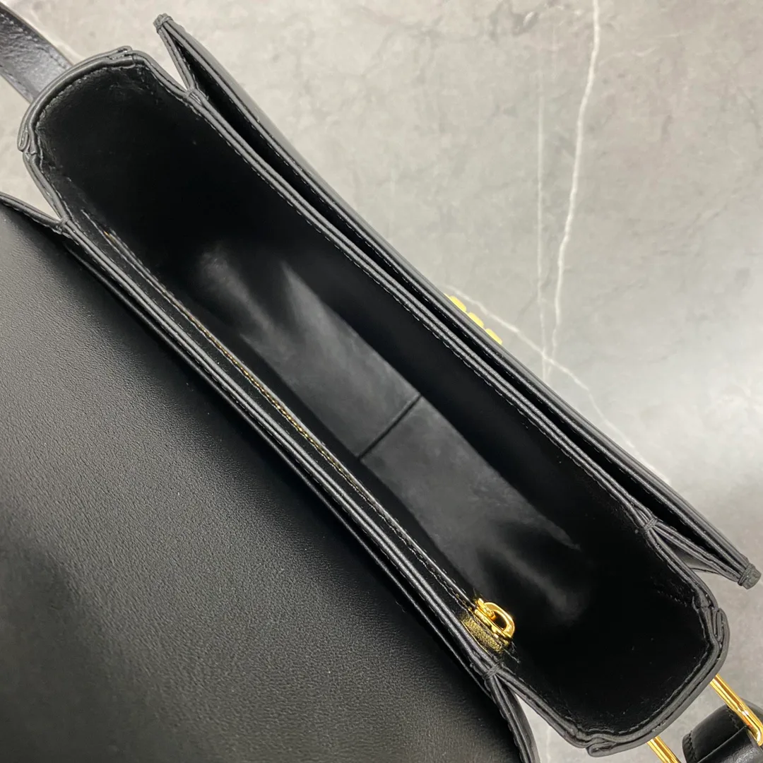Women's Classic Handbags CELINE 18141589