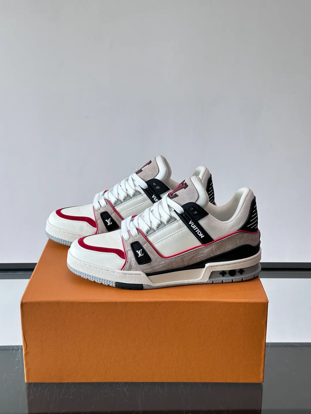 Women's Sneakers LOUIS VUITTON 17914078