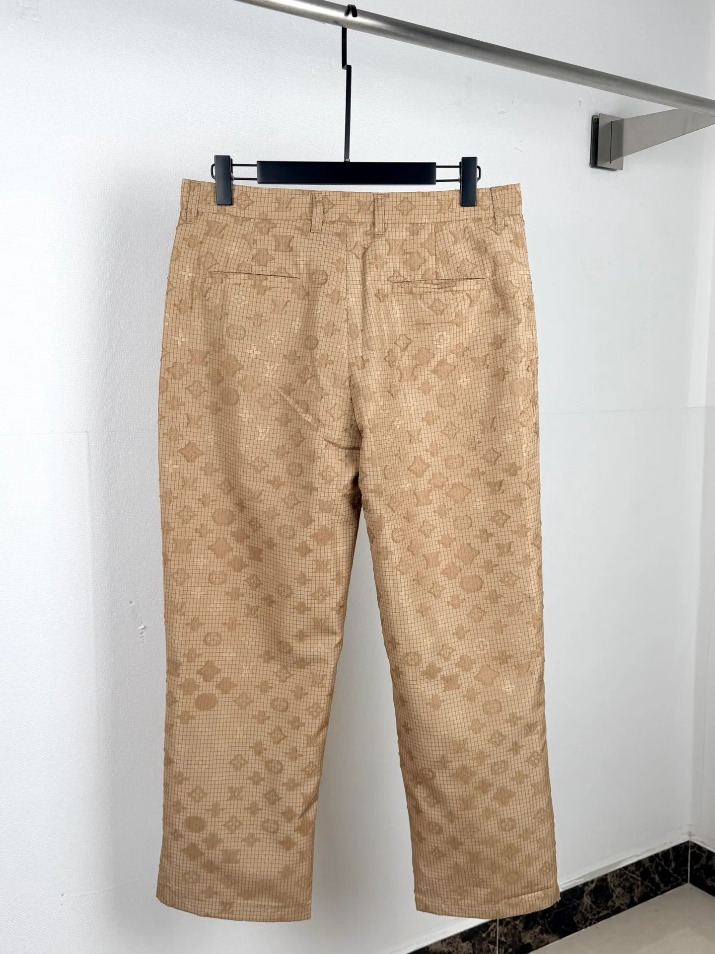 Men's Trousers LOUIS VUITTON 18069171