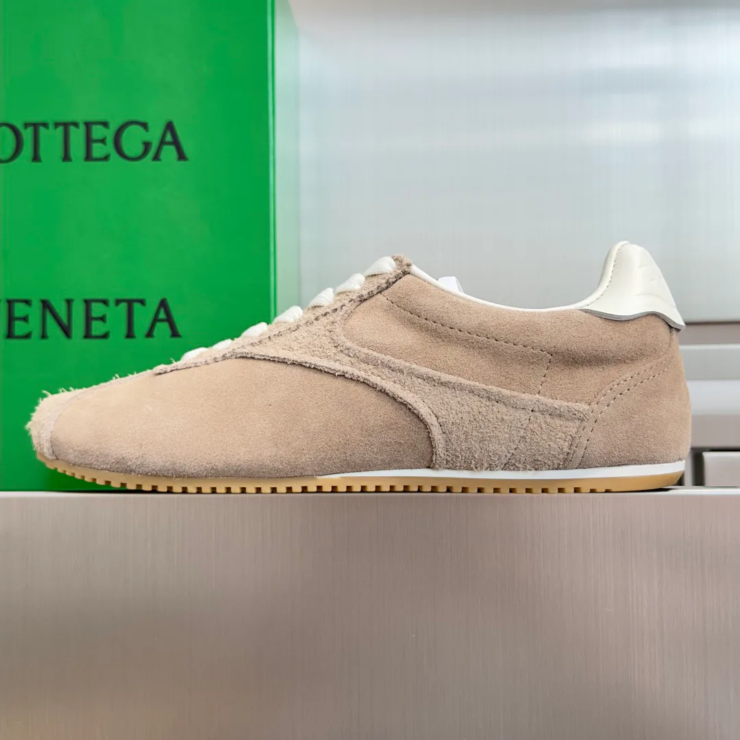 Women's Sneakers BOTTEGA VENETA 17910636