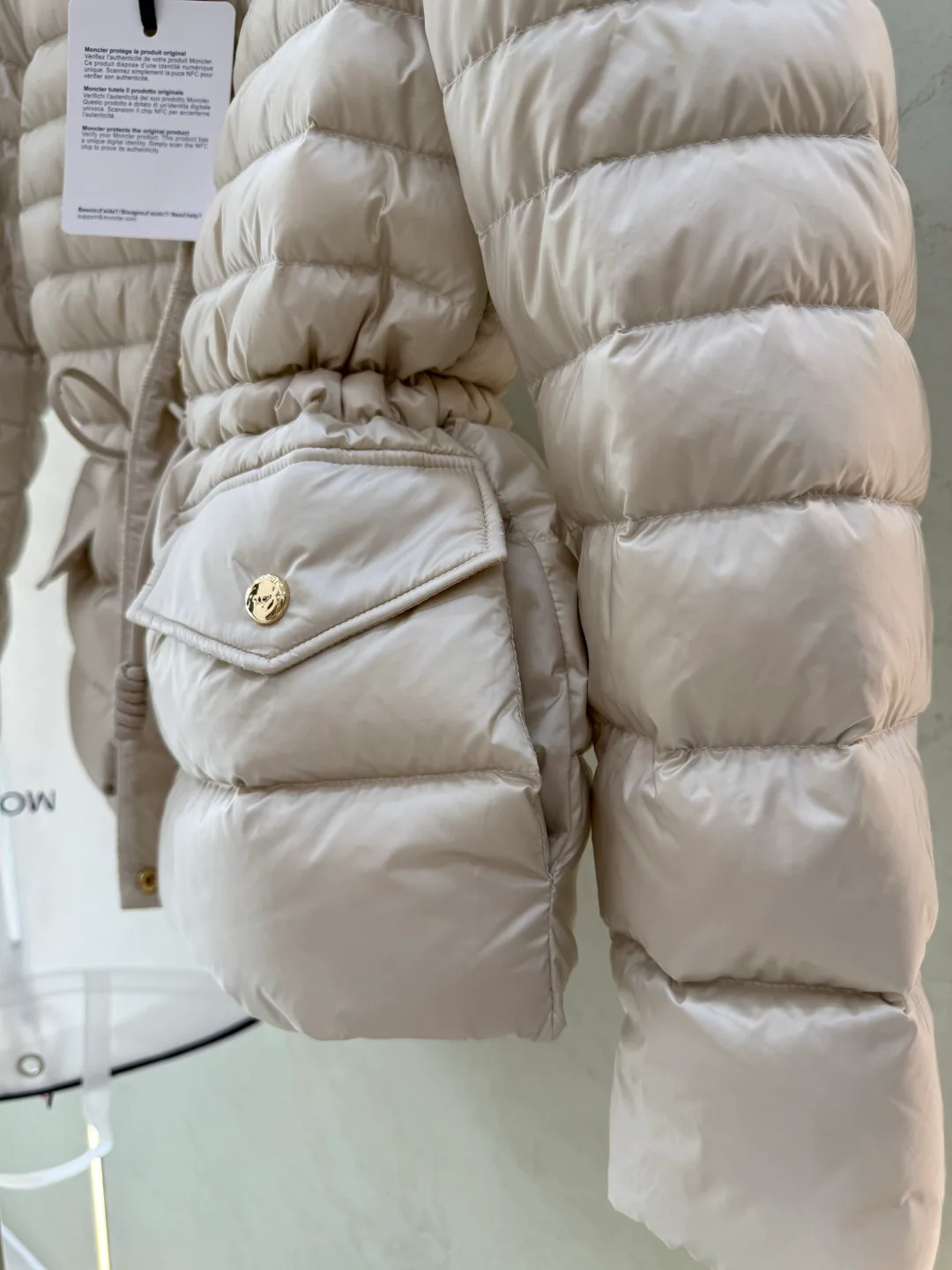 Women's Jackets And Down Jackets MONCLER 18043552