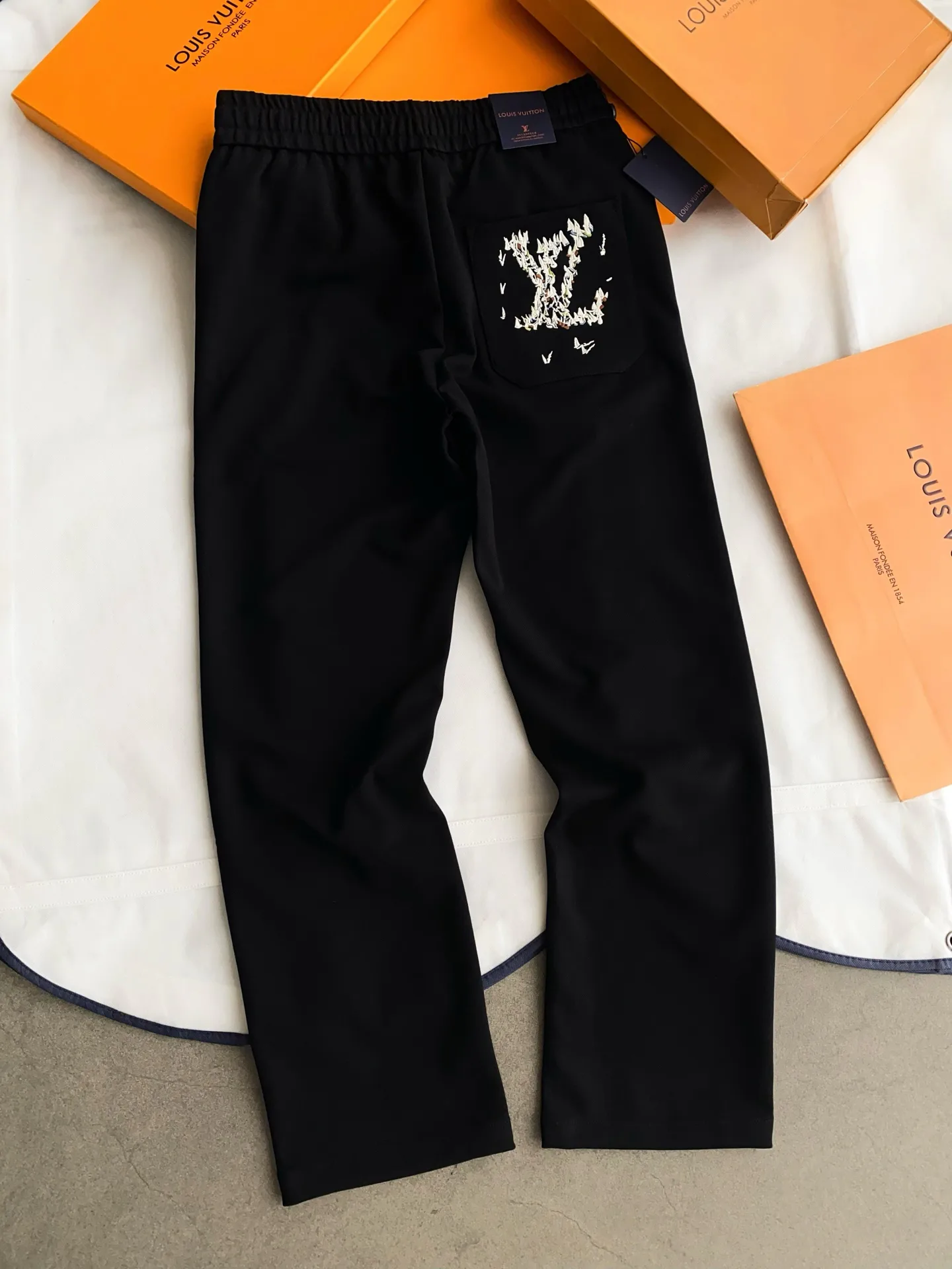 Men's Trousers LOUIS VUITTON 18161919