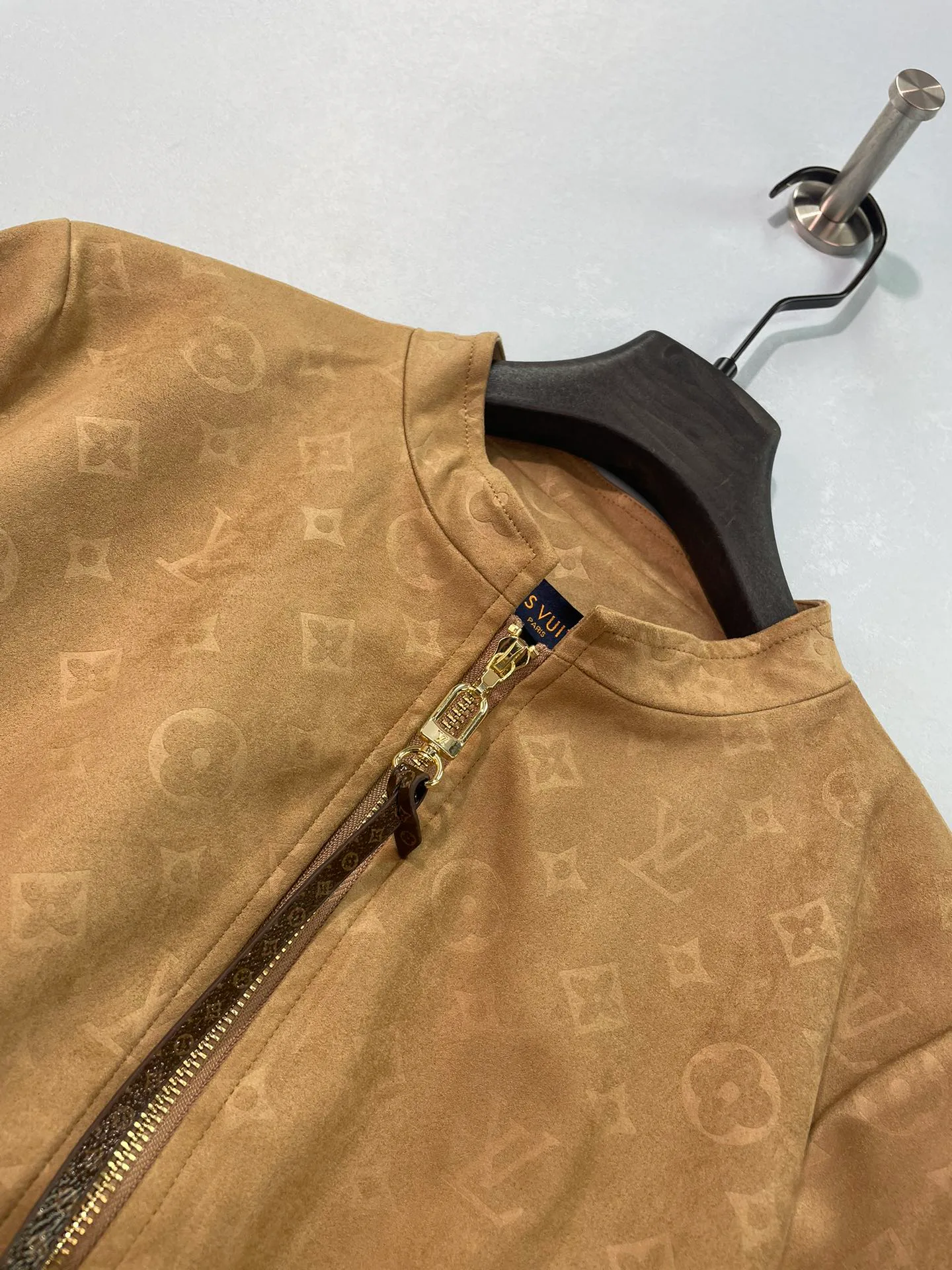 Women's Jackets And Down Jackets LOUIS VUITTON 17943352