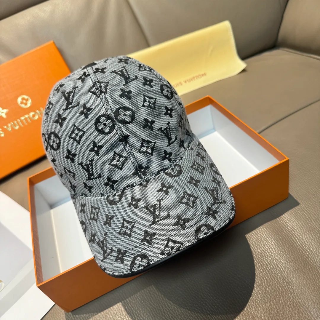 Hats LOUIS VUITTON 17515288