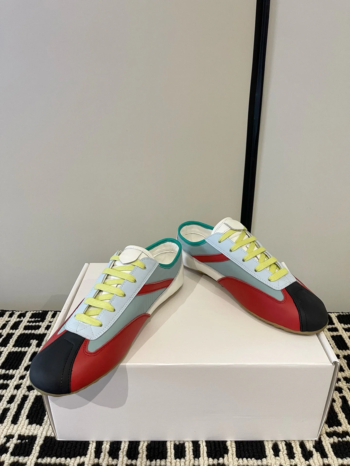 Women's Sneakers ALEXANDER MCQUEEN 18386231