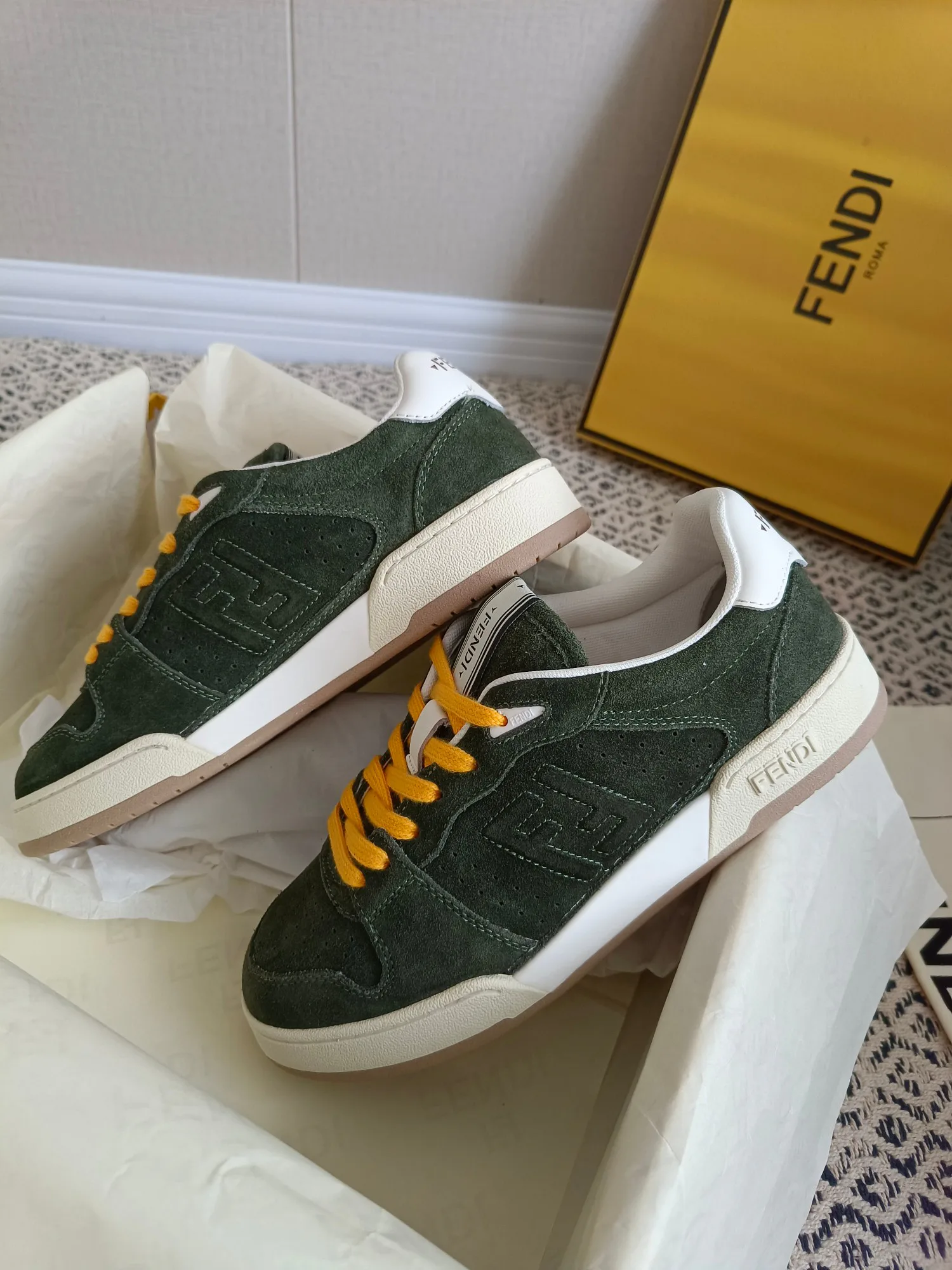 Women's Sneakers FENDI 18425928