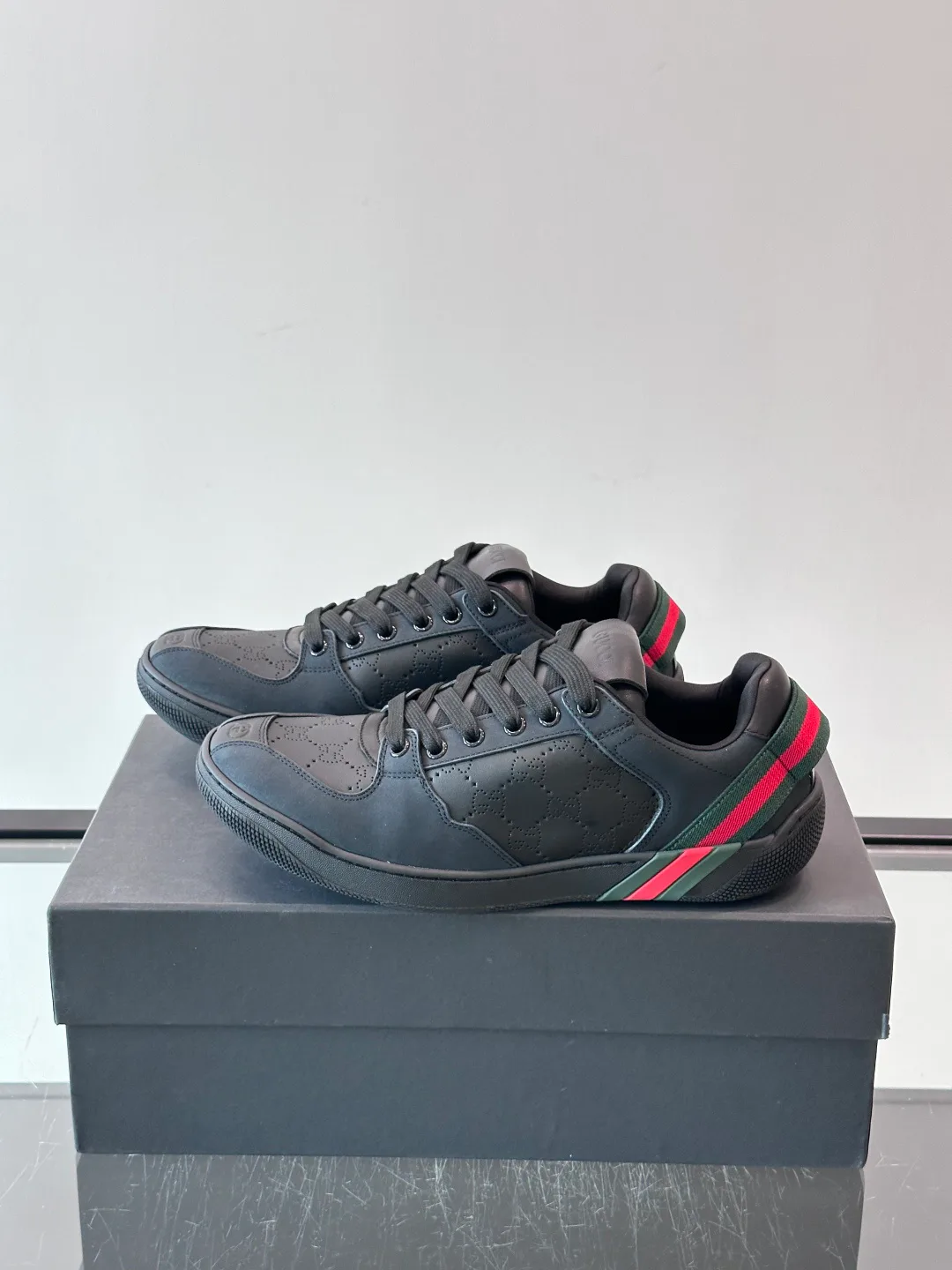 Women's Sneakers GUCCI 18449398
