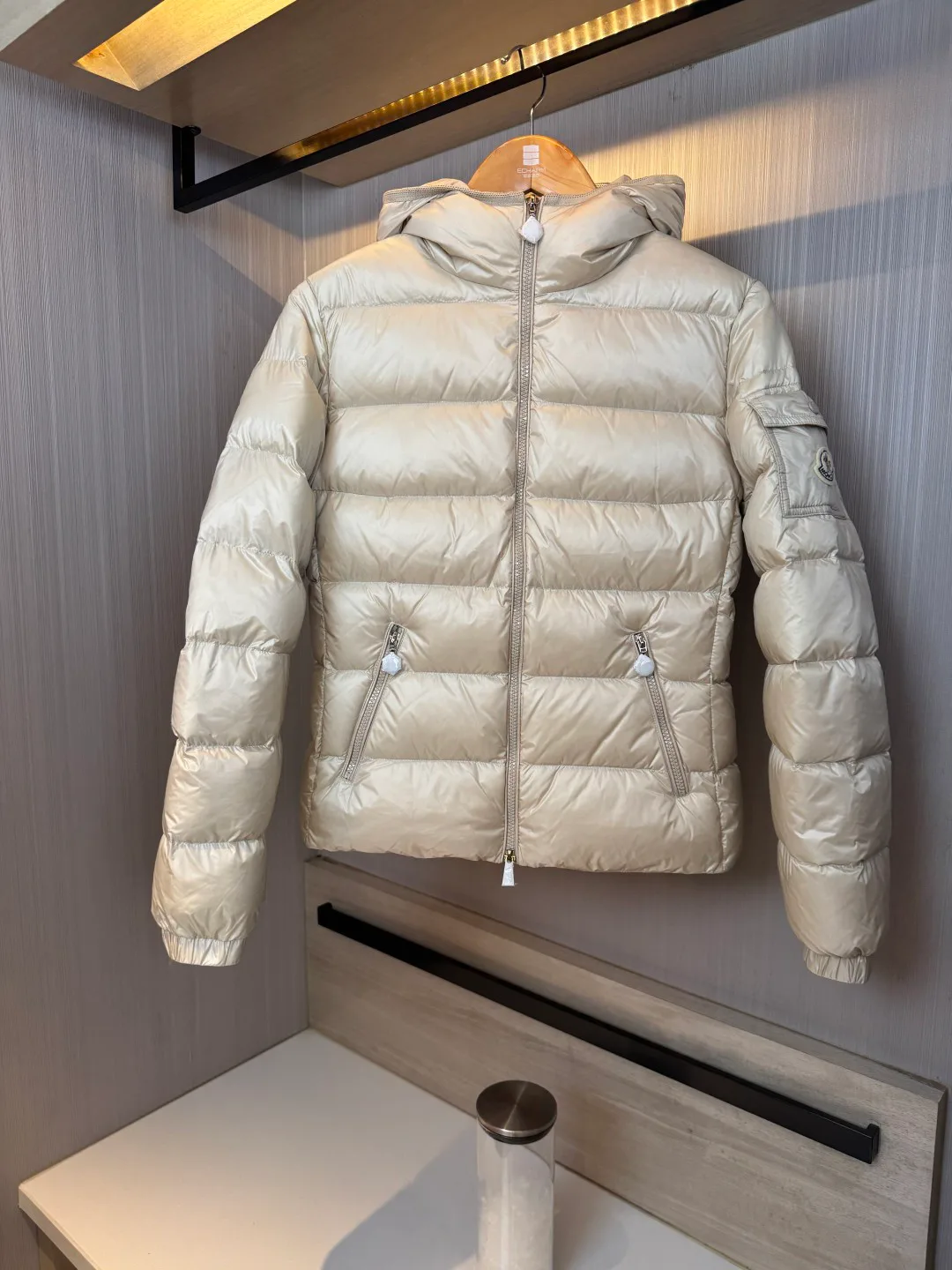 Women's Jackets And Down Jackets MONCLER 17940898