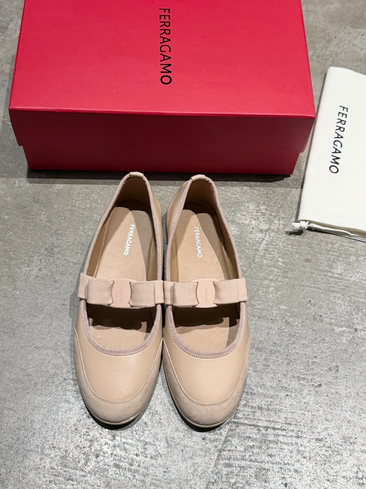 Women's Ballet Flats SALVATORE FERRAGAMO 18357228