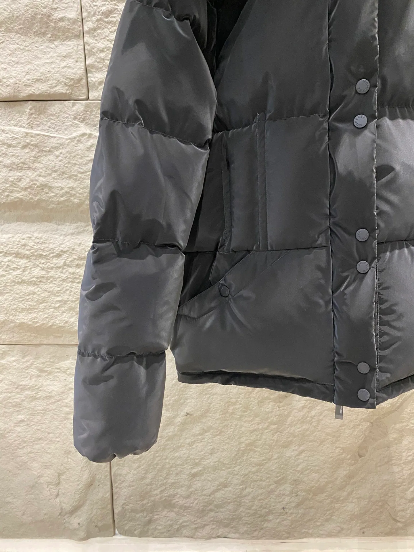 Куртки И Пуховики Женские Moncler 18609648