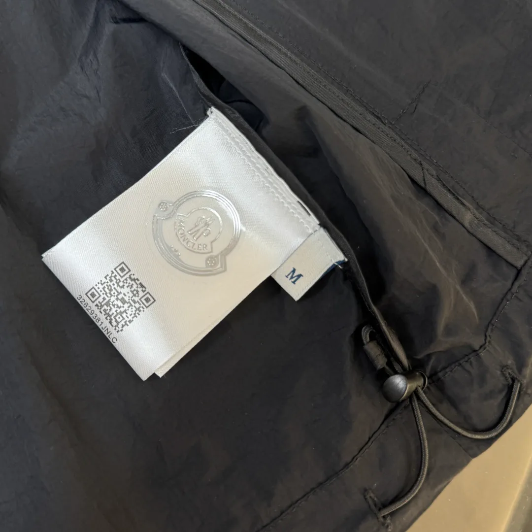 Men's Jackets And Down Jackets MONCLER 17286043