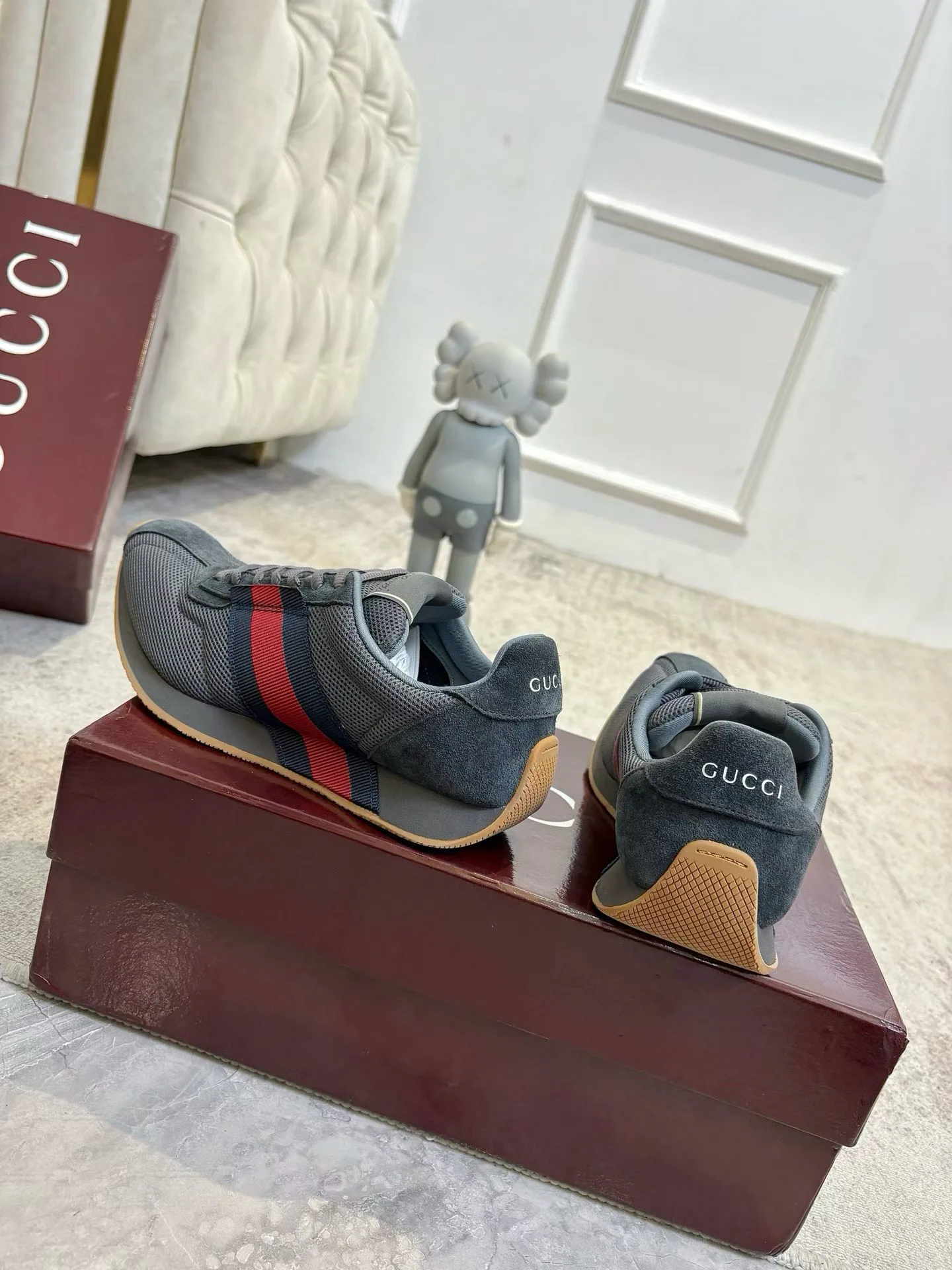 Women's Sneakers GUCCI 18466239