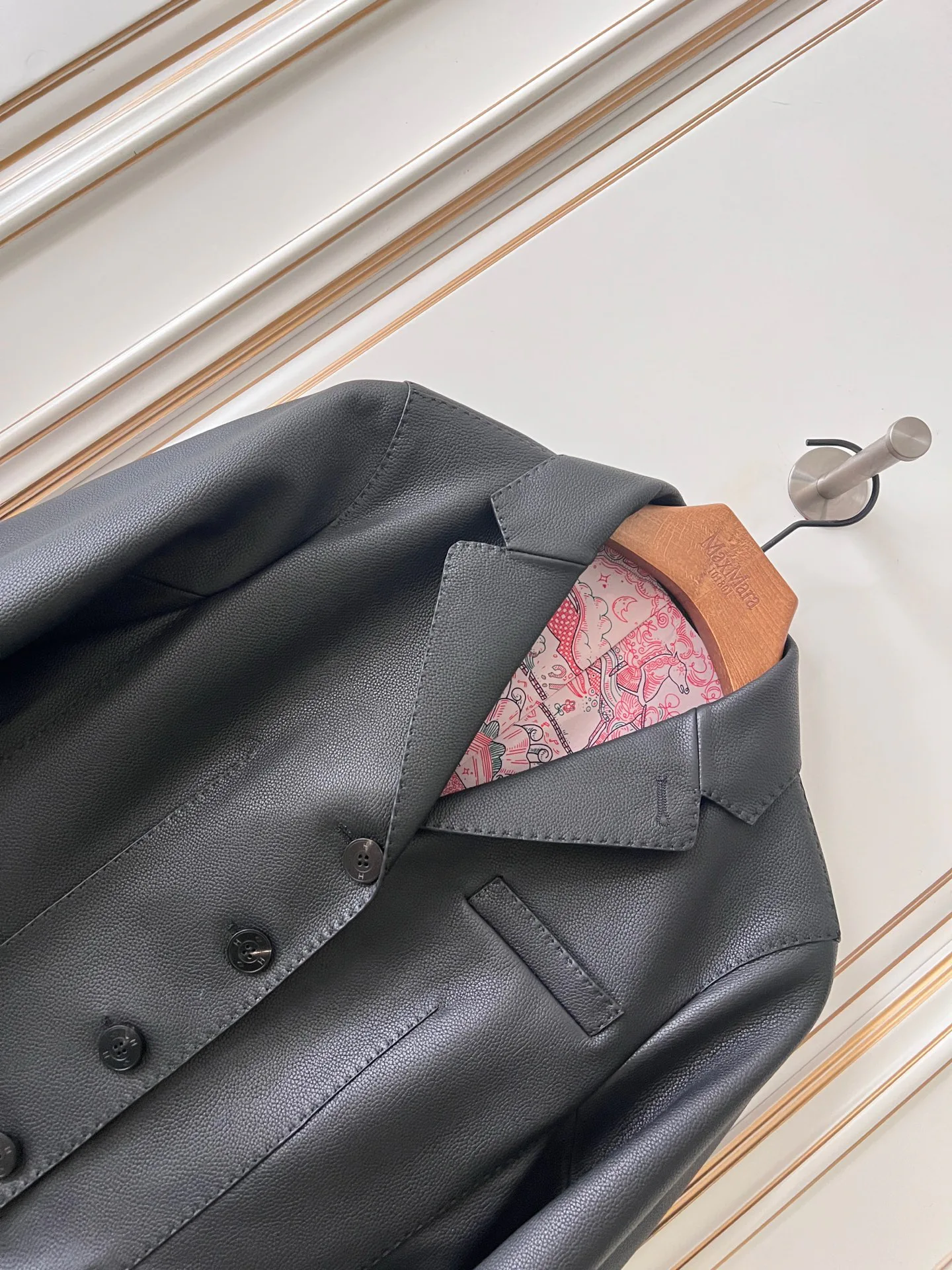Women's Leather Jackets And Sheepskin Coats HERMES 17913339