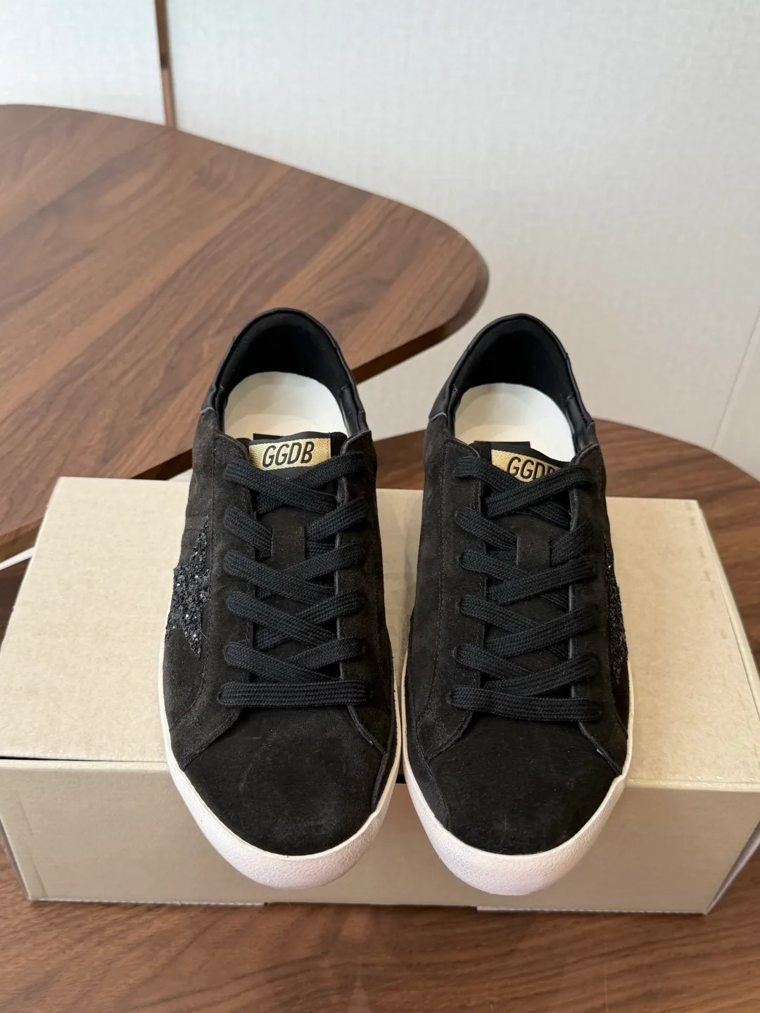 Women's Sneakers GOLDEN GOOSE 18146568
