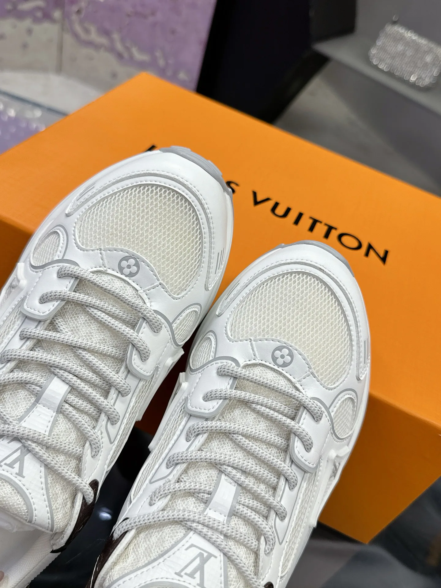 Women's Sneakers LOUIS VUITTON 17530431
