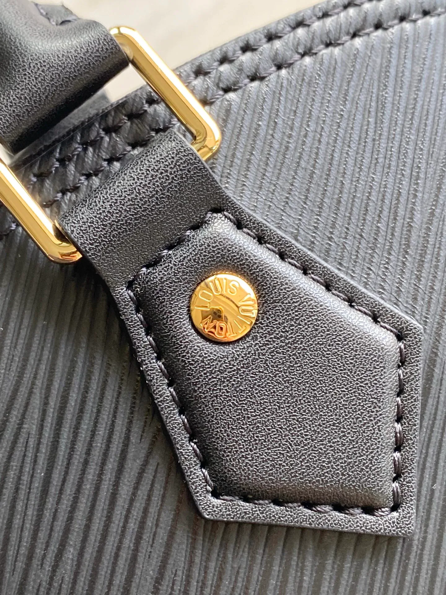 Women's Classic Handbags LOUIS VUITTON 18491320