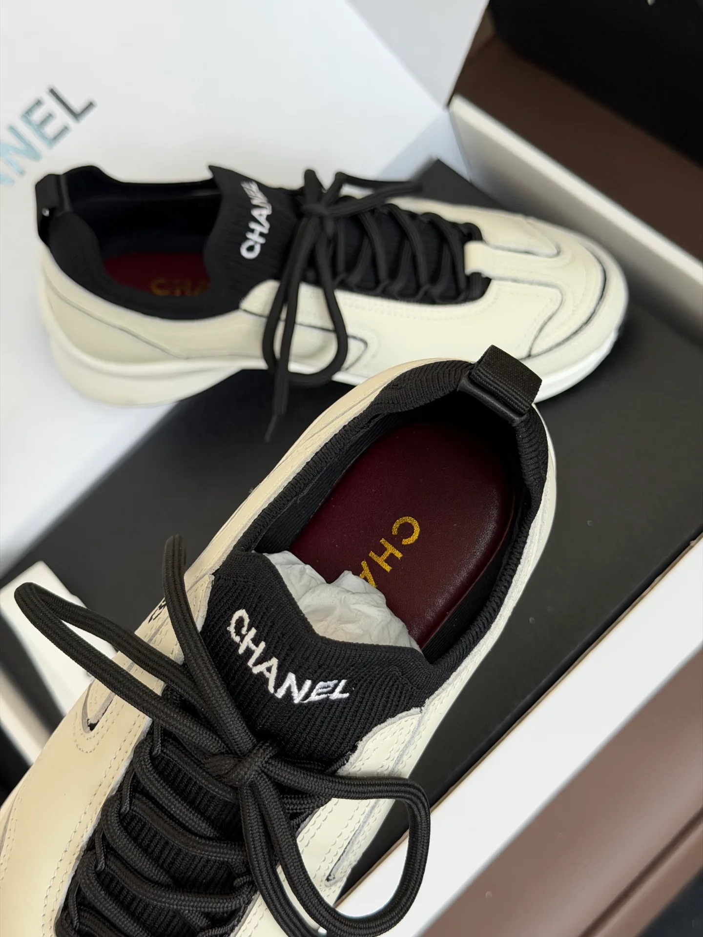 Women's Sneakers CHANEL 18073583