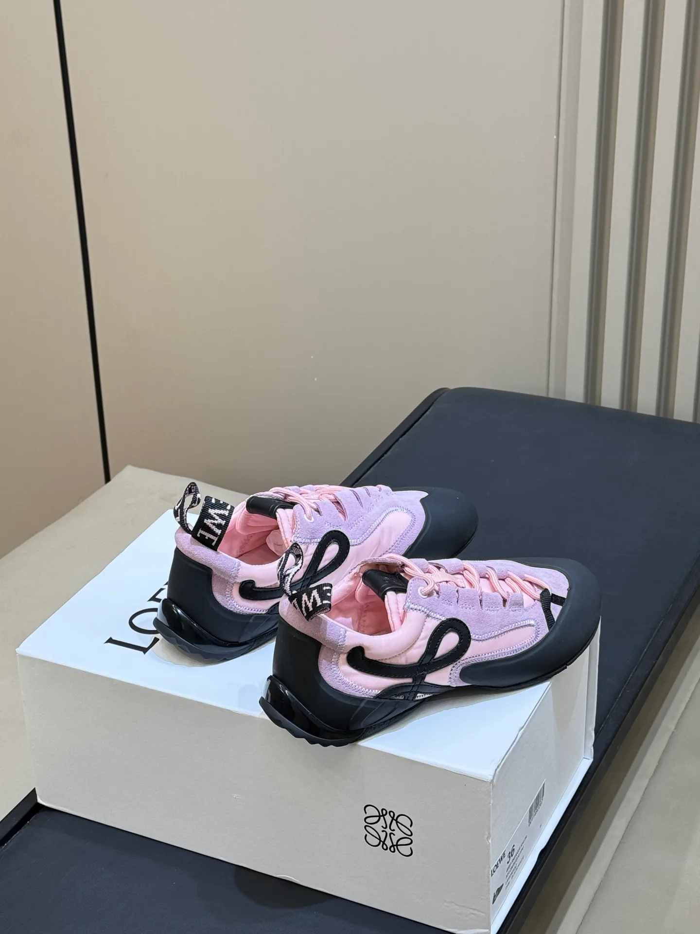 Women's Sneakers LOEWE 18073074