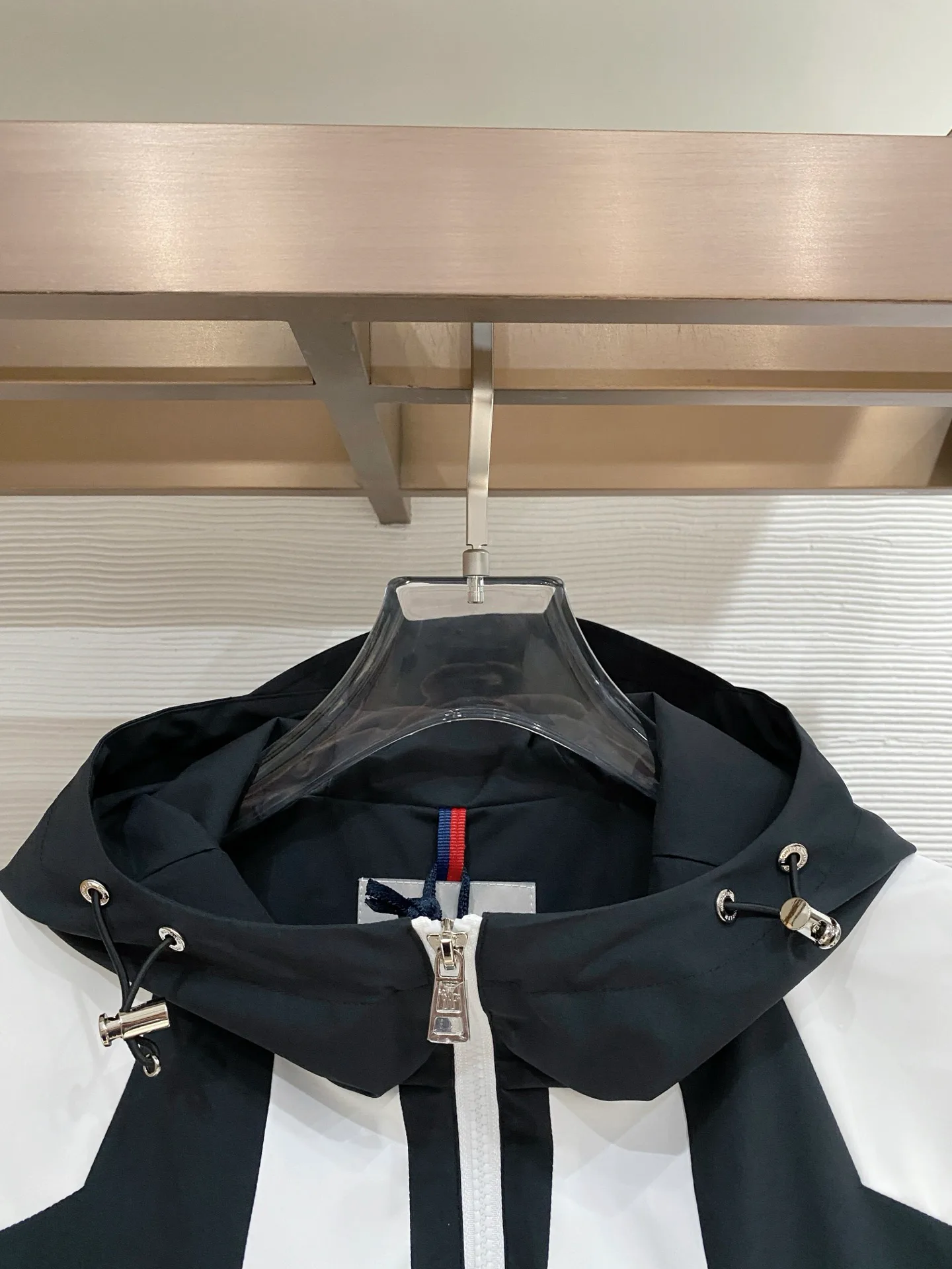 Men's Jackets And Down Jackets MONCLER 17993228
