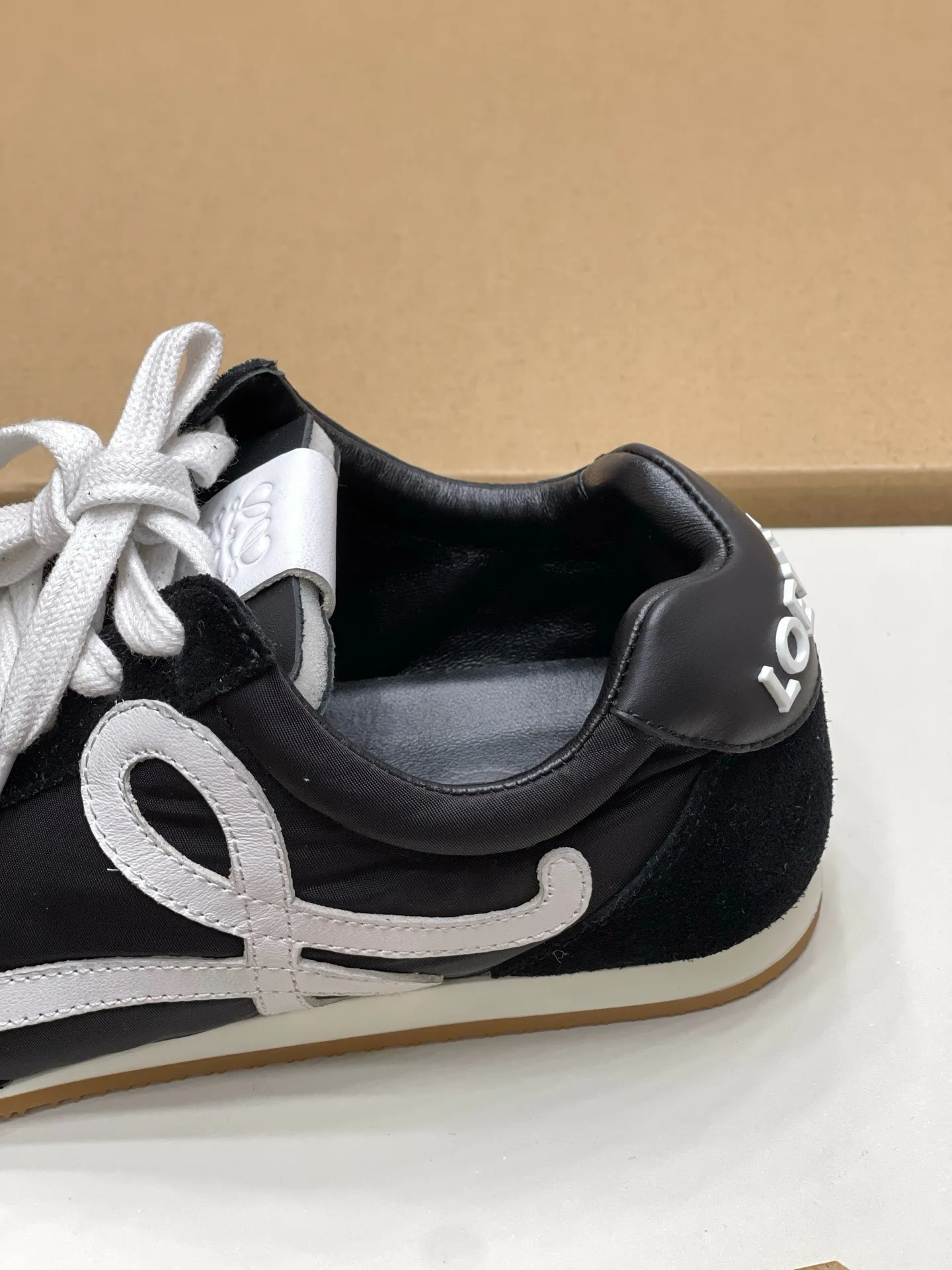 Women's Sneakers LOEWE 18191857