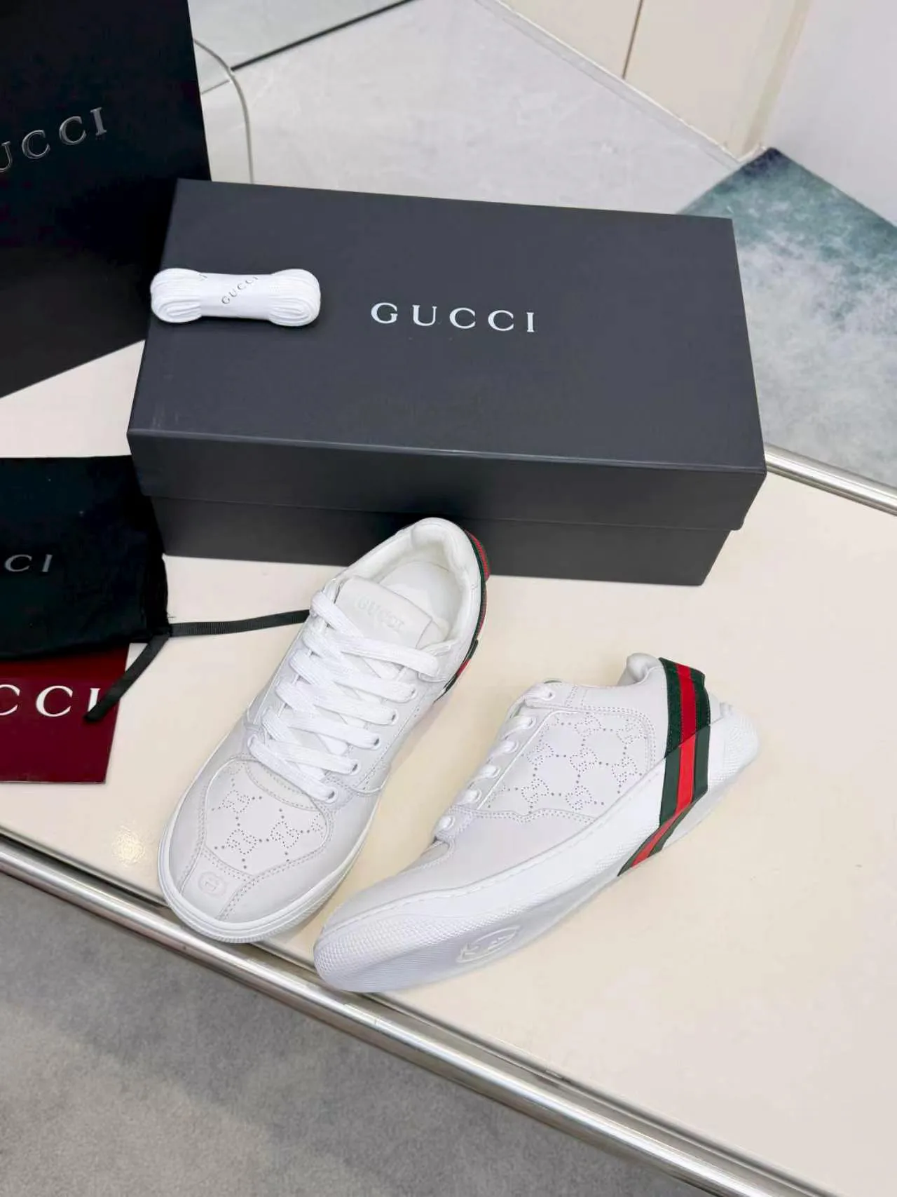 Women's Sneakers GUCCI 18311599