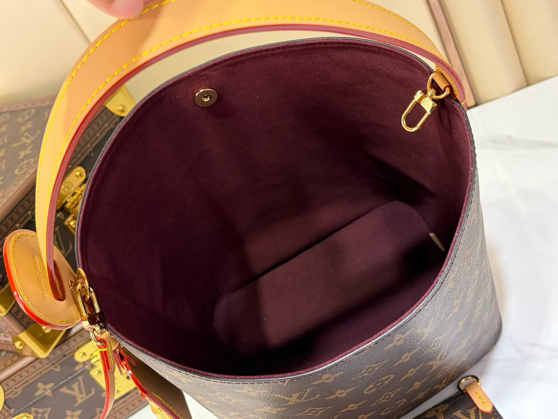 Women's Classic Handbags LOUIS VUITTON 17499366