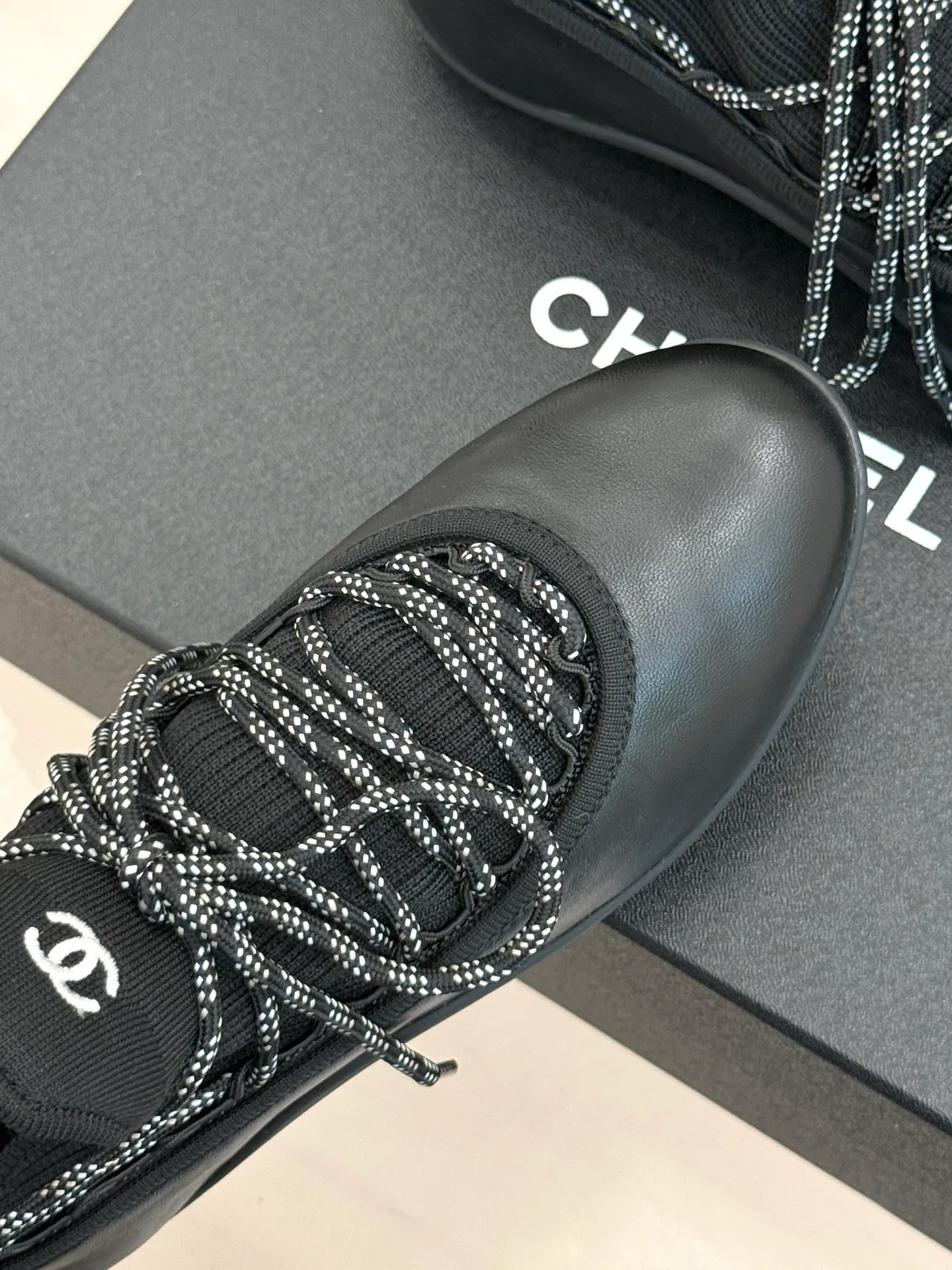 Women's Sneakers CHANEL 16891578