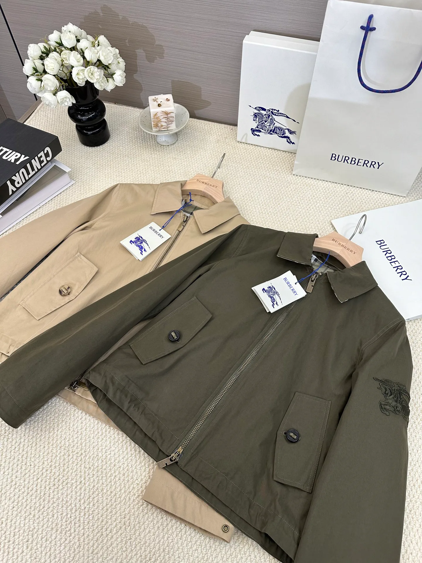 Women's Jackets And Down Jackets BURBERRY 17998592