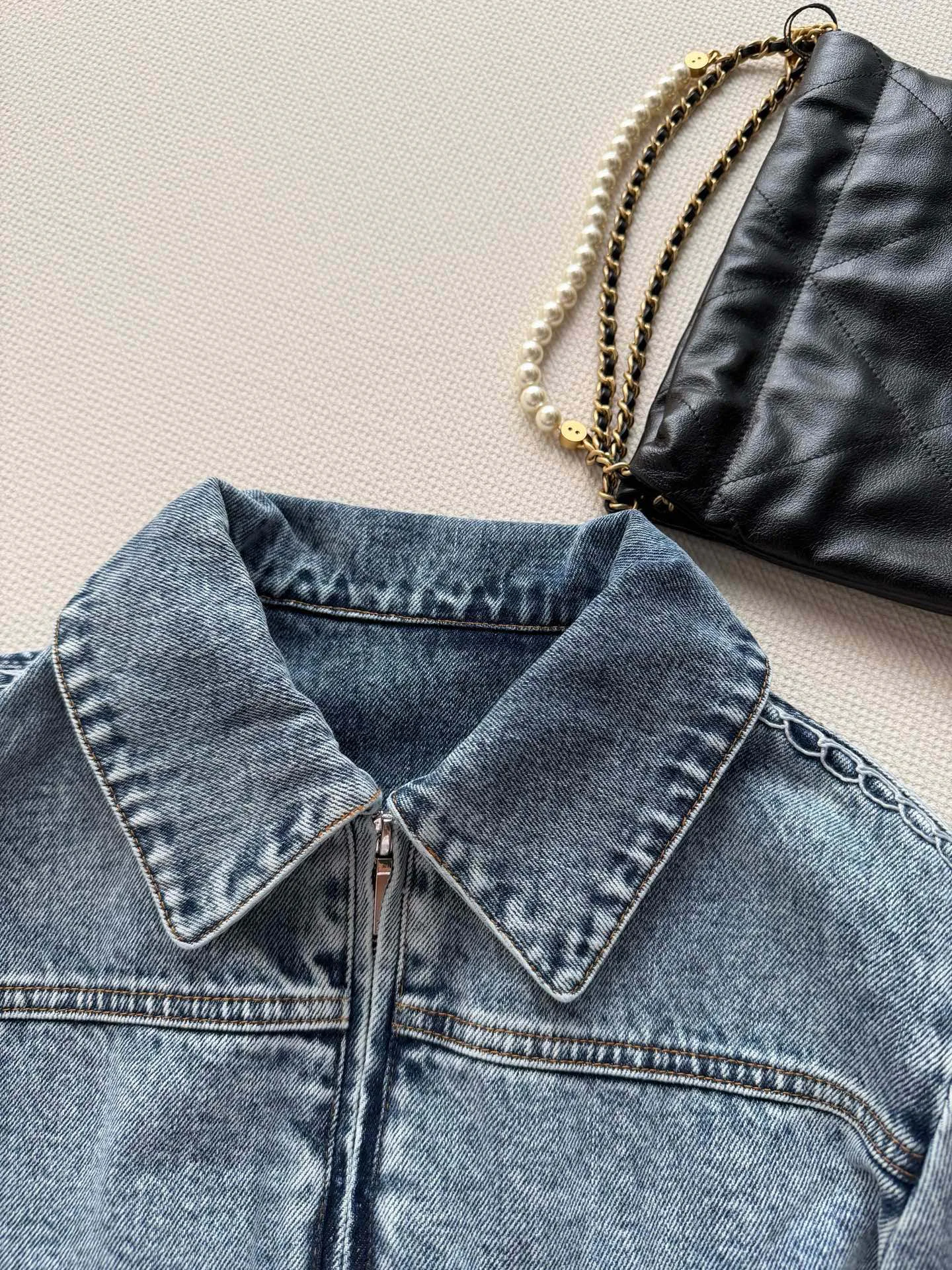 Women's Jackets And Down Jackets CHANEL 17129391