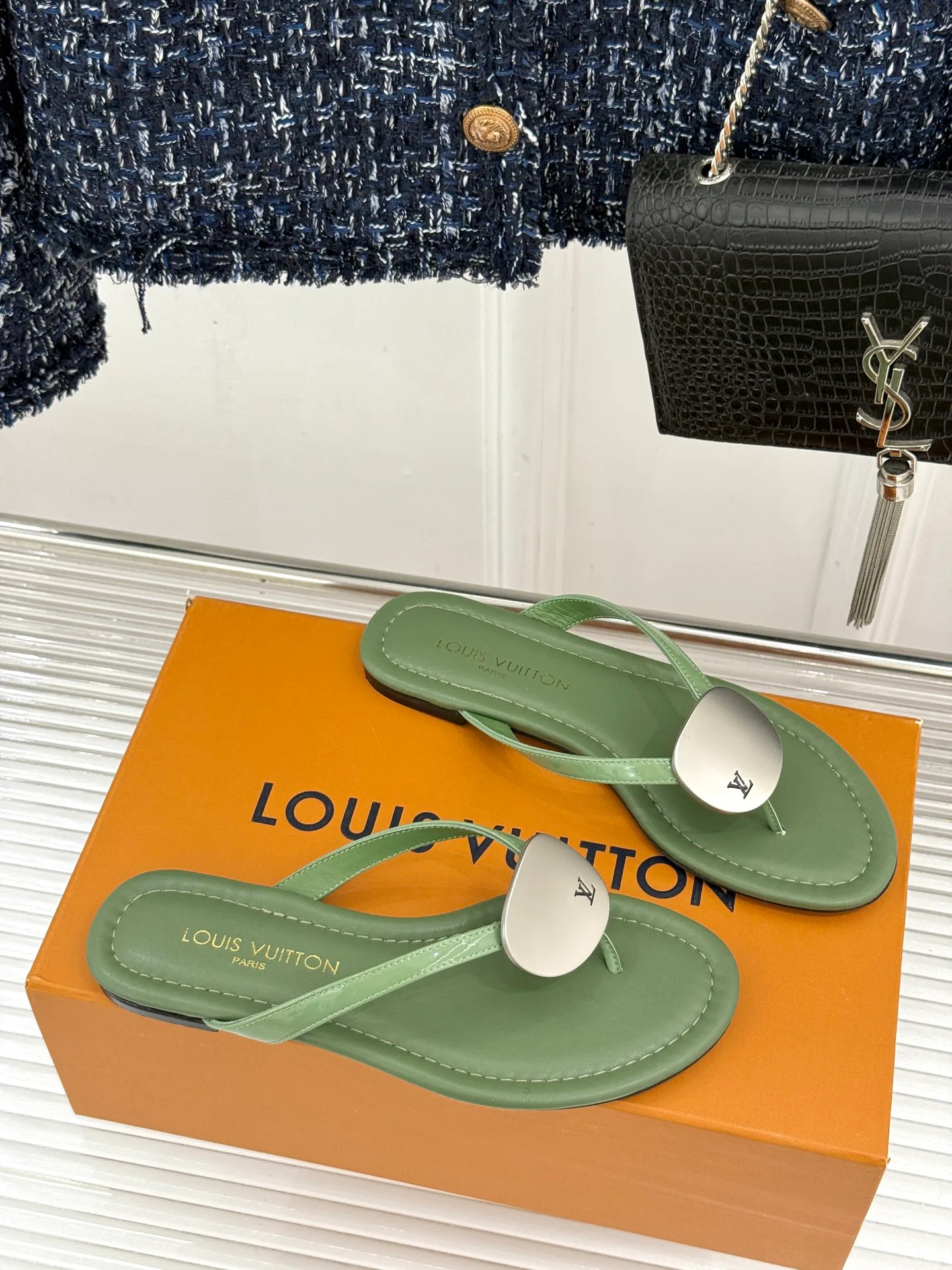 Women's Flip-Flops LOUIS VUITTON 17596994