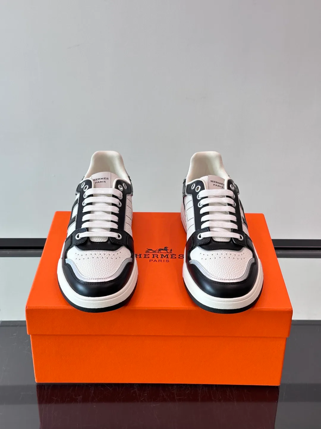 Men's Sneakers HERMES 18500630