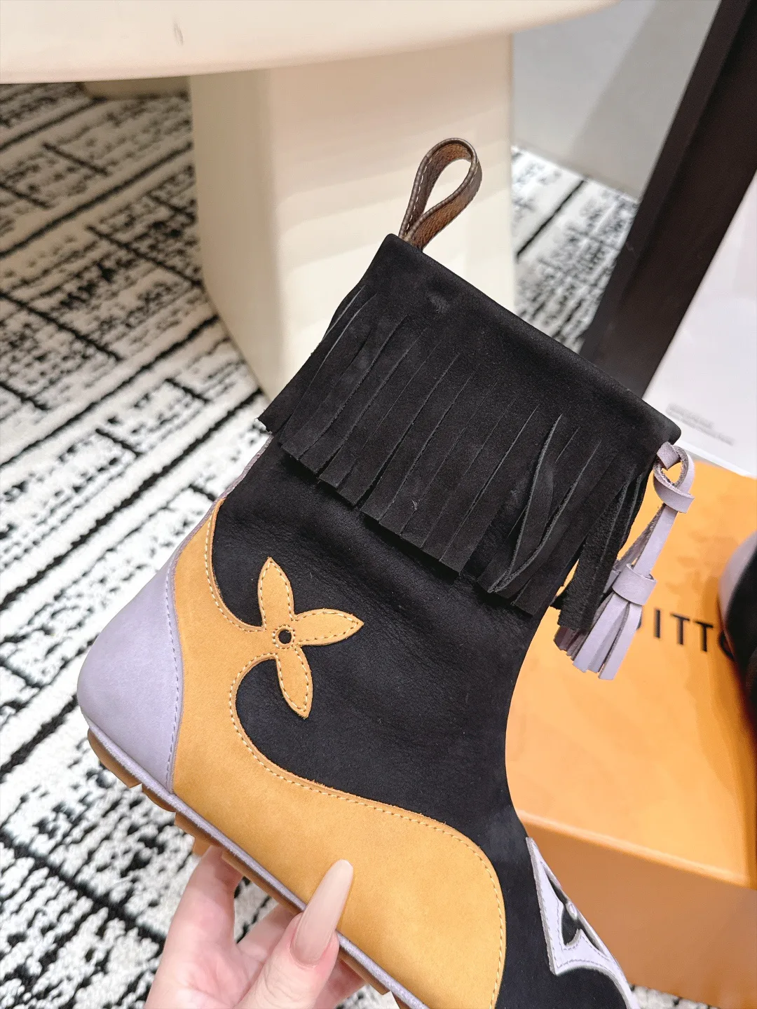 Women's Booties LOUIS VUITTON 17978342