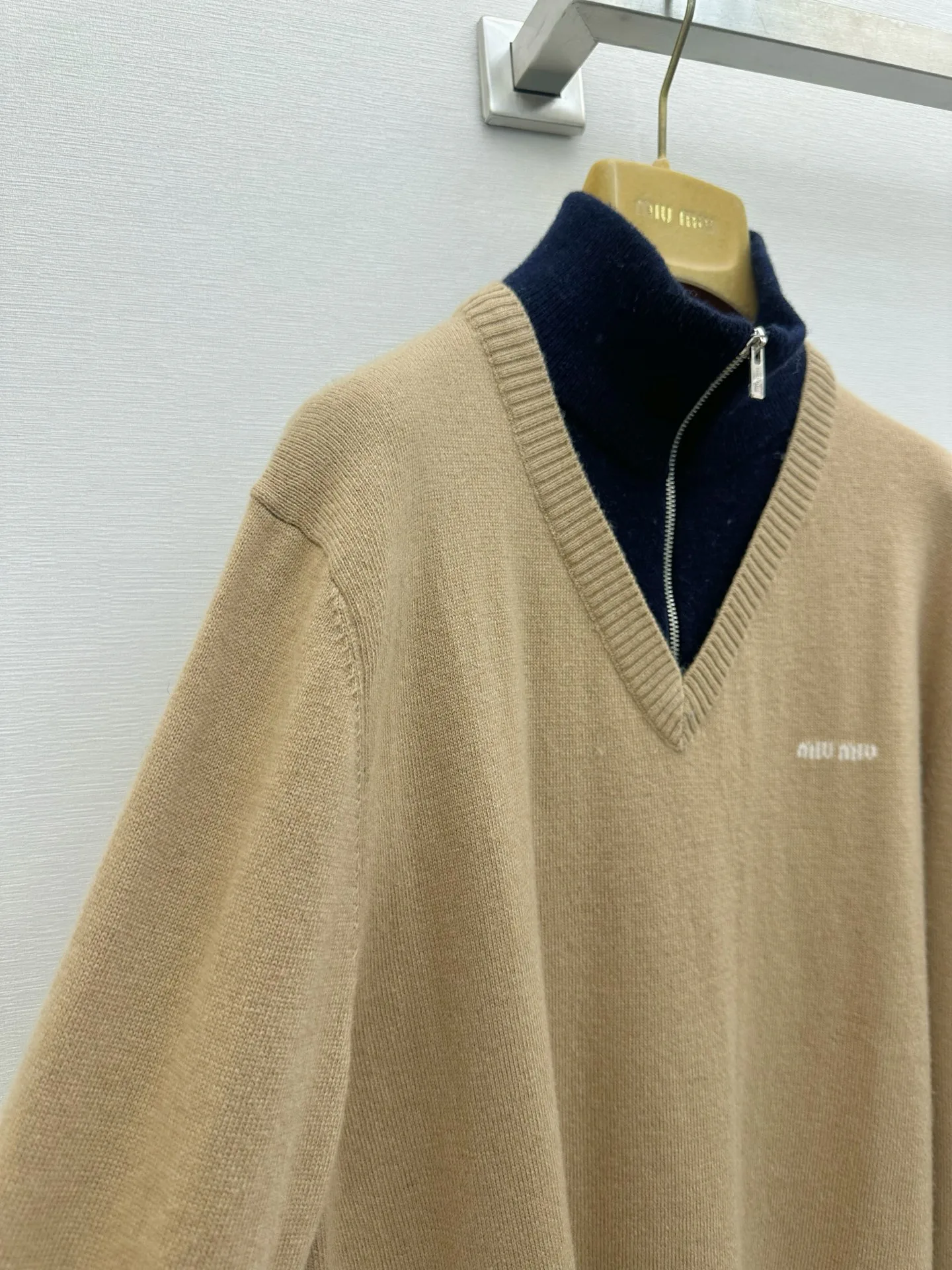 Women's Jumpers And Sweaters MIU MIU 18418315
