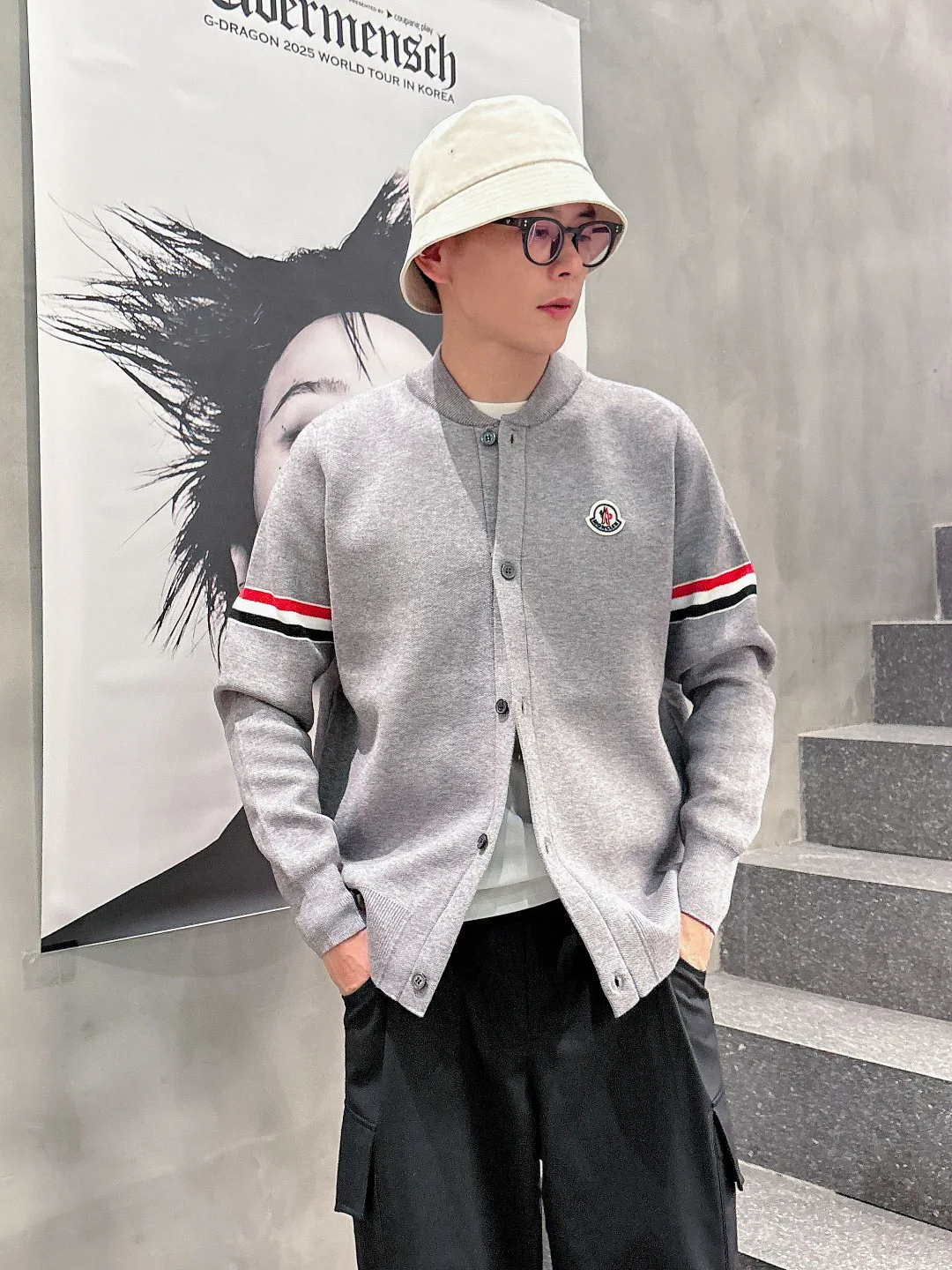 Men's Jumpers And Sweaters MONCLER 18543092