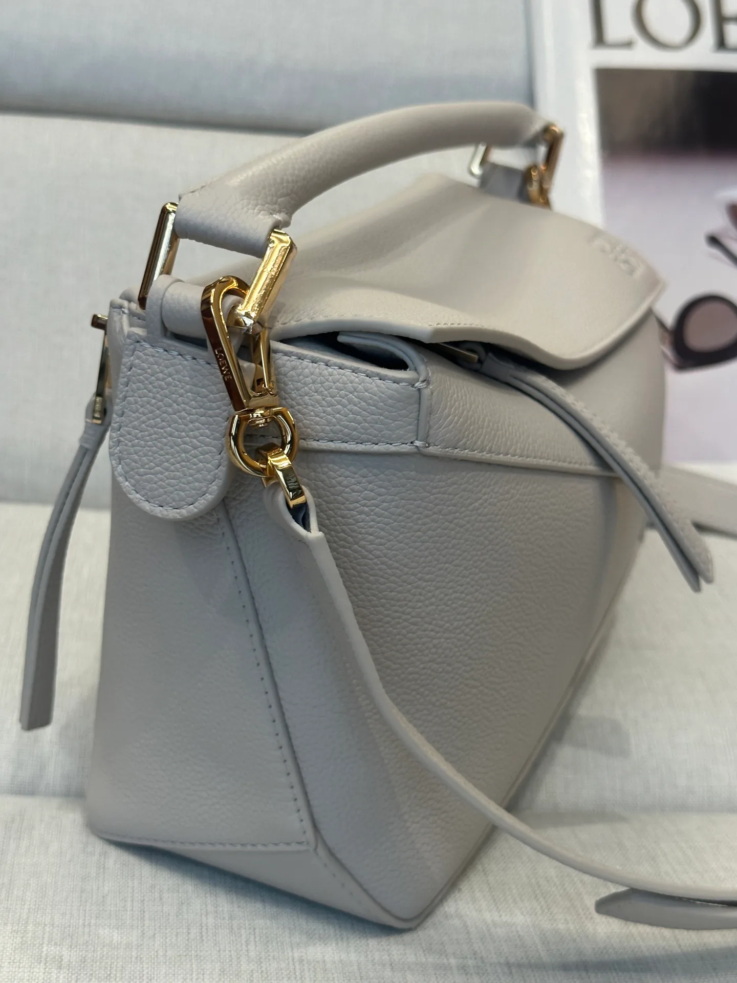 Women's Classic Handbags LOEWE 17839558
